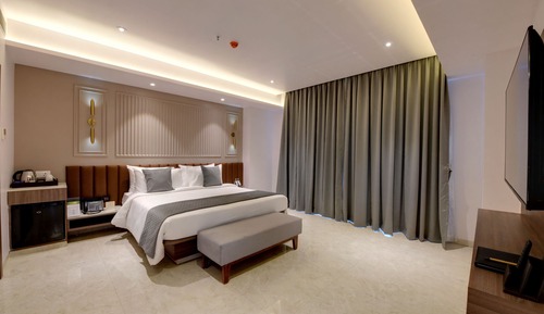 Suite Royal, vistas a la ciudad (Fern Club Suite)