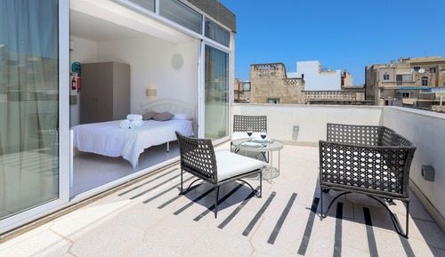 Deluxe Double Room with Terrace
