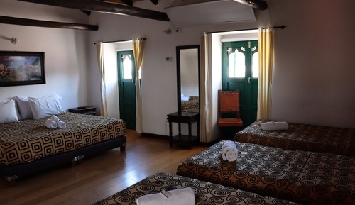 Habitación familiar, balcón, vistas al parque