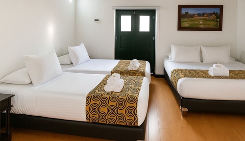 Habitación familiar, balcón, vistas al parque