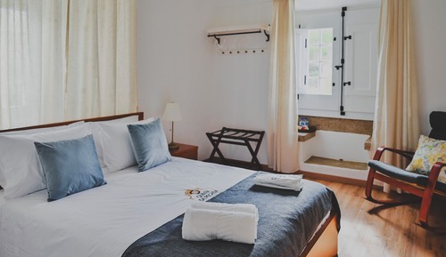 Habitación estándar doble, baño privado, en la zona del jardín