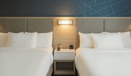 Suite, varias camas, no fumadores (Mobility/Hearing Access, Roll-in Shwr)