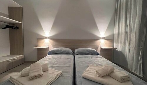 Habitación económica con 1 cama doble o 2 individuales, vistas al mar