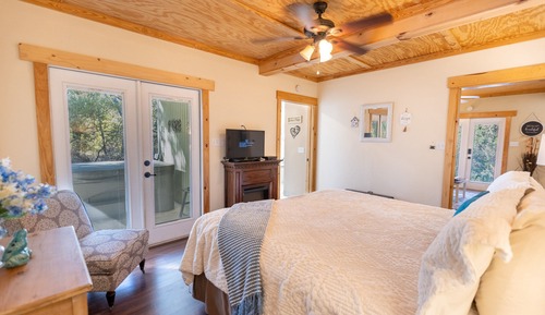 Dúplex, baño privado, vistas al patio (Garden Suite)