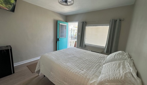 Habitación clásica doble, 1 cama de matrimonio con sofá cama, patio, vistas al patio