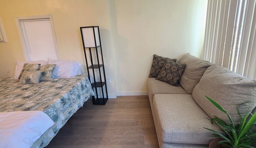 Habitación clásica doble, 1 cama de matrimonio grande con sofá cama, patio, vistas al patio