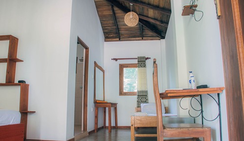 Habitación triple, fumadores, vistas a la piscina