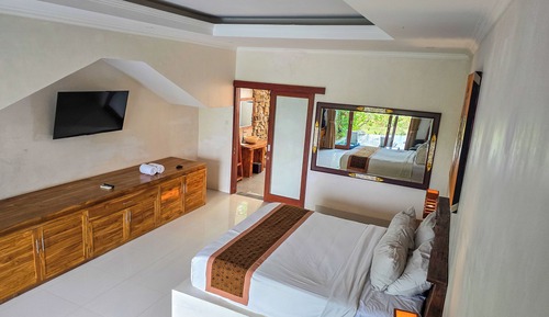 Villa familiar, 2 habitaciones, cocina, vistas a la piscina