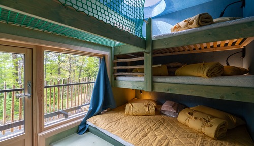 Cabaña básica (Julius Cabins, shower on the outside)
