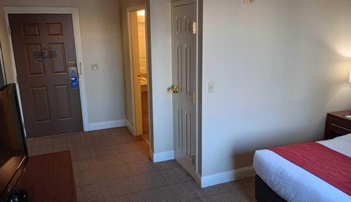Habitación básica, 1 cama de matrimonio grande