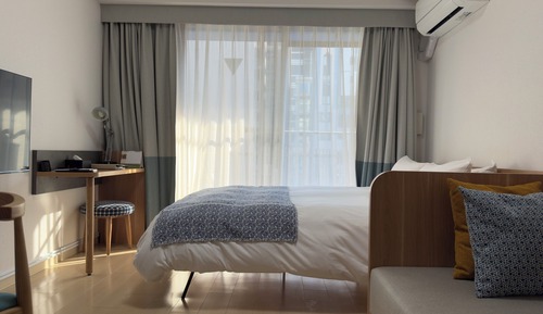 Habitación doble, no fumadores, cocina básica (Check-in by 10 PM / No Daily Cleaning)