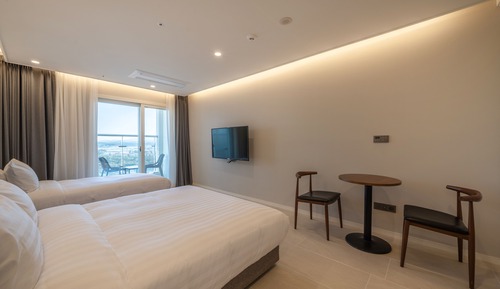 Habitación estándar con 2 camas individuales, vistas a la montaña