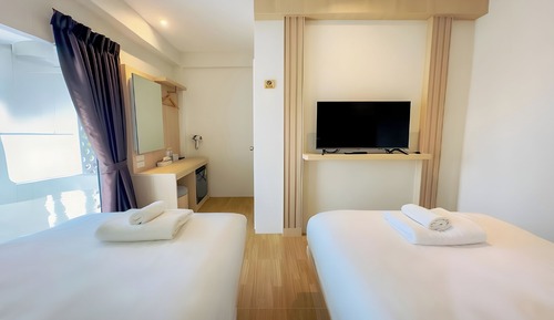 Habitación con 2 camas individuales, balcón