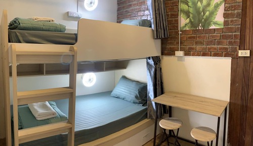 Dormitorio compartido, solo para mujeres