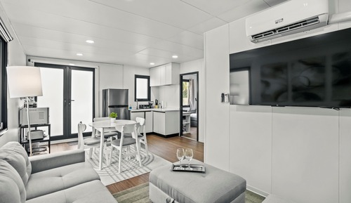 Casa de diseño, 4 habitaciones, cocina, vistas al jardín