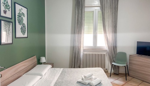 Habitación estándar doble, 1 cama de matrimonio (Shared Bathroom)