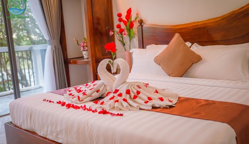 Habitación Deluxe doble, 1 cama de matrimonio grande, vistas a la piscina
