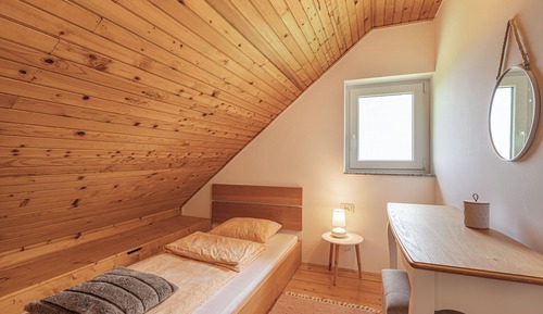 Casa familiar, 3 habitaciones, junto a la montaña (Wellness Vineyard Cottage Boris)