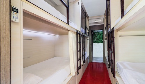 Dormitorio compartido, solo para mujeres