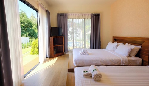 Habitación familiar, patio, vistas al río