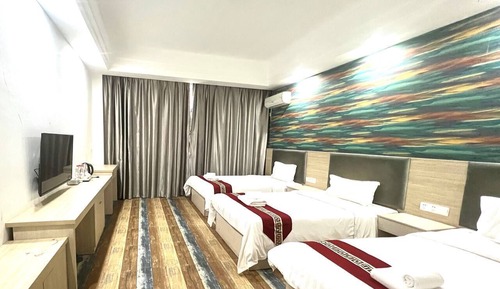 Habitación triple estándar, vistas a la ciudad