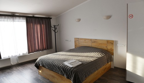 Habitación Deluxe, 1 cama de matrimonio, no fumadores, vistas a la montaña