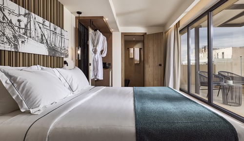 Suite Deluxe, terraza, vistas parciales al mar