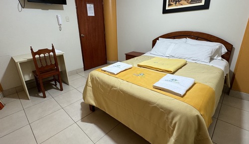 Habitación individual básica, baño privado