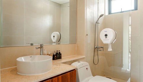 Villa de lujo, 4 habitaciones, piscina privada, junto al lago