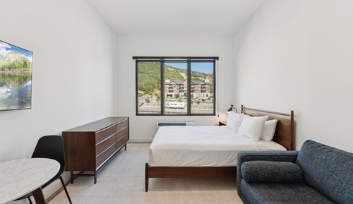 Habitación, 1 cama de matrimonio, cocina, junto a la pista de esquí