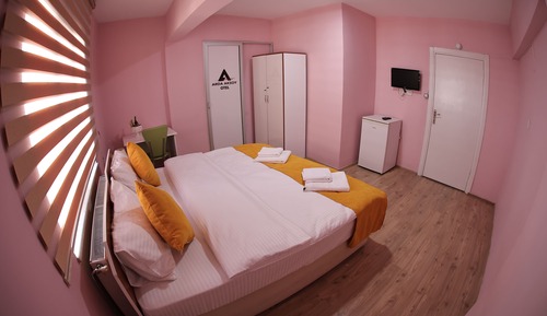 Habitación estándar con 1 cama doble o 2 individuales