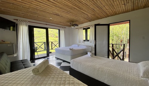 Habitación familiar, balcón