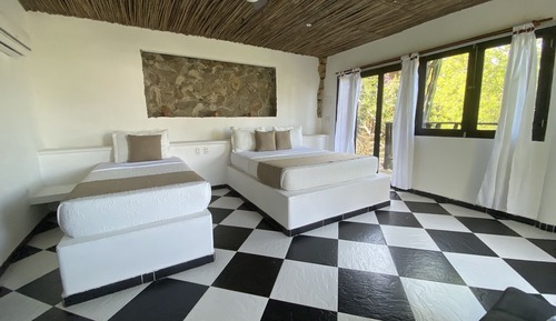 Habitación cuádruple, balcón