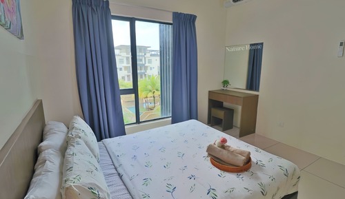 Apartamento Deluxe, 2 habitaciones, balcón, vistas a la piscina