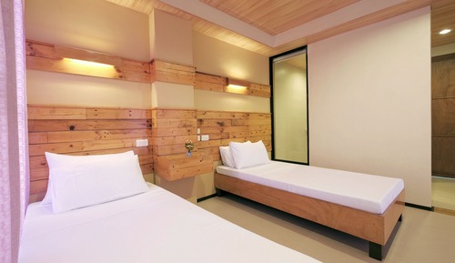 Habitación superior con 1 cama doble o 2 individuales