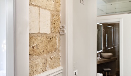 Suite de lujo, 1 cama de matrimonio con sofá cama, terraza, en esquina