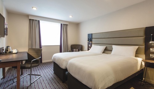 Habitación estándar con 2 camas individuales, bañera accesible