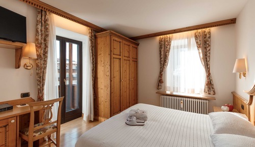 Habitación clásica doble, vistas a la montaña