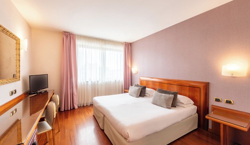 Habitación superior con 1 cama doble o 2 individuales