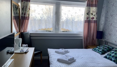 Habitación doble, baño privado