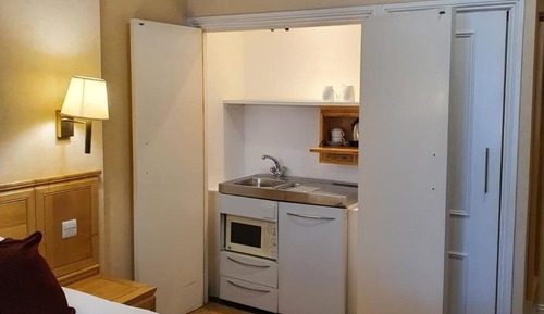 Single Studio with Kitchenette
