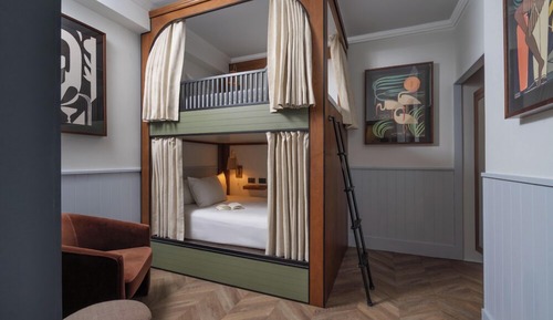 Suite junior, varias camas