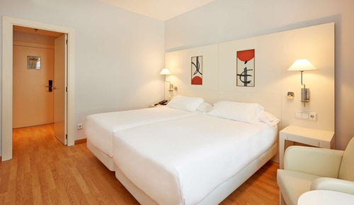 Habitación familiar (Adjoining Room, 3AD+1CH)