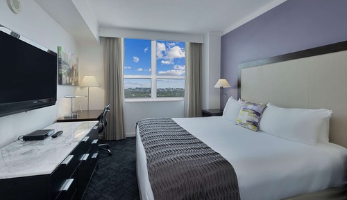 Suite, 1 cama de matrimonio grande, balcón, vistas a la ciudad (with Sofabed, Full Kitchen)