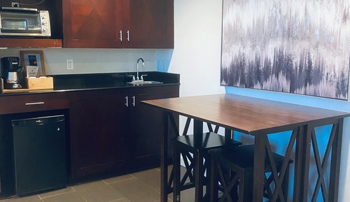 Suite estudio, 2 camas de matrimonio, cocina básica