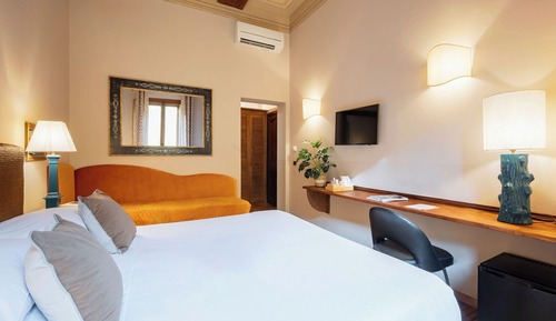Habitación triple clásica