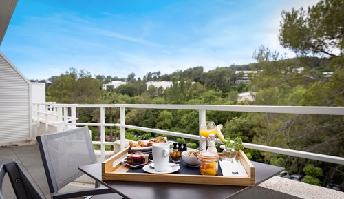 Habitación superior con 1 cama doble o 2 individuales