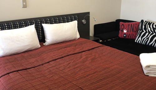 Estudio básico, 1 cama doble