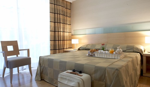 Suite, en la zona del jardín (Semi Sharing Pool VIP )