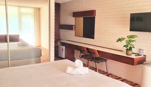 Habitación Deluxe, vistas parciales al mar